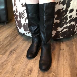 American Eagle Outfitters KneeHigh Boots w Clasps